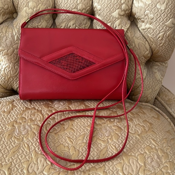 Beautiful Soft Italian Leather Purse with Decorative crocodile accent. - Picture 2 of 11